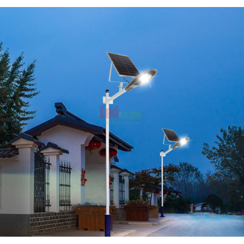 ĐÈN ĐƯỜNG NLMT CHIẾC LÁ 50W