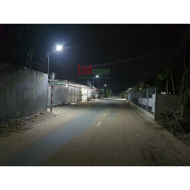 ĐÈN ĐƯỜNG NLMT KB 200W 