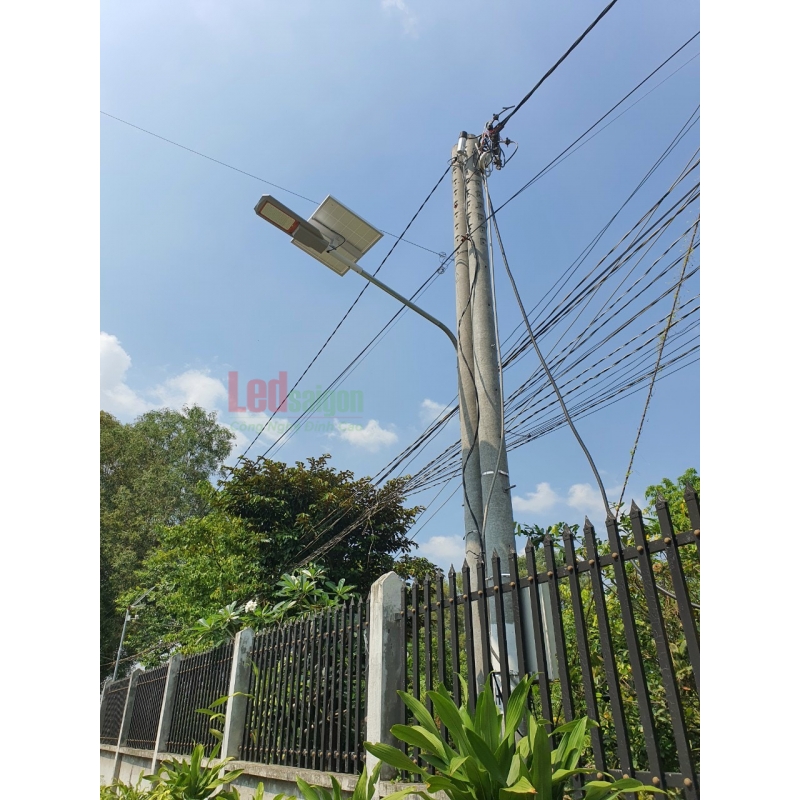 ĐÈN ĐƯỜNG NLMT KB 200W 