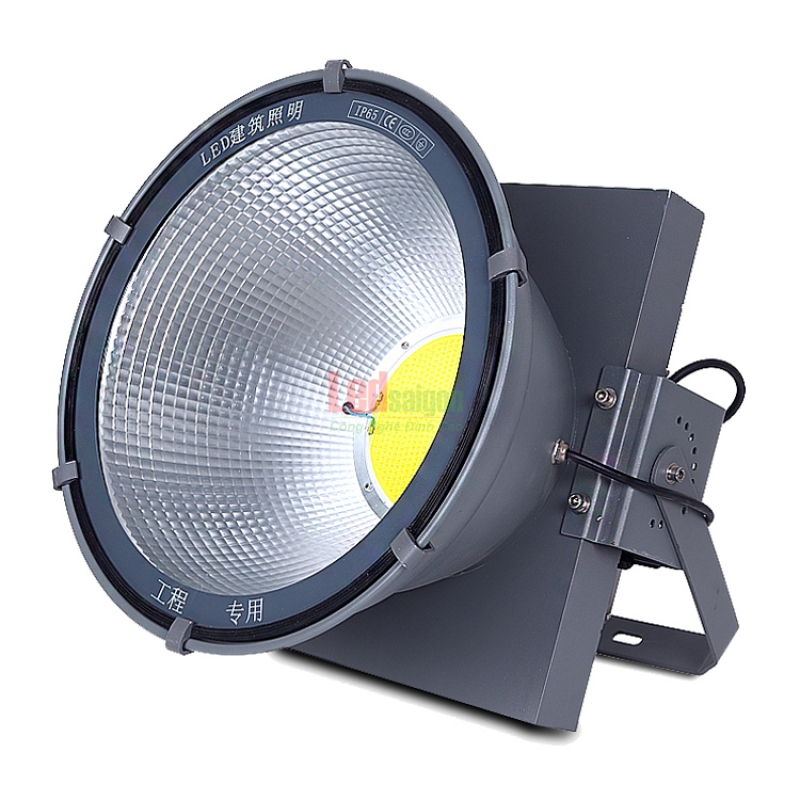 ĐÈN PHA LED CẨU THÁP 800W
